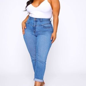 Fashion Nova Mom Jeans Medium Blue Wash size 2X
